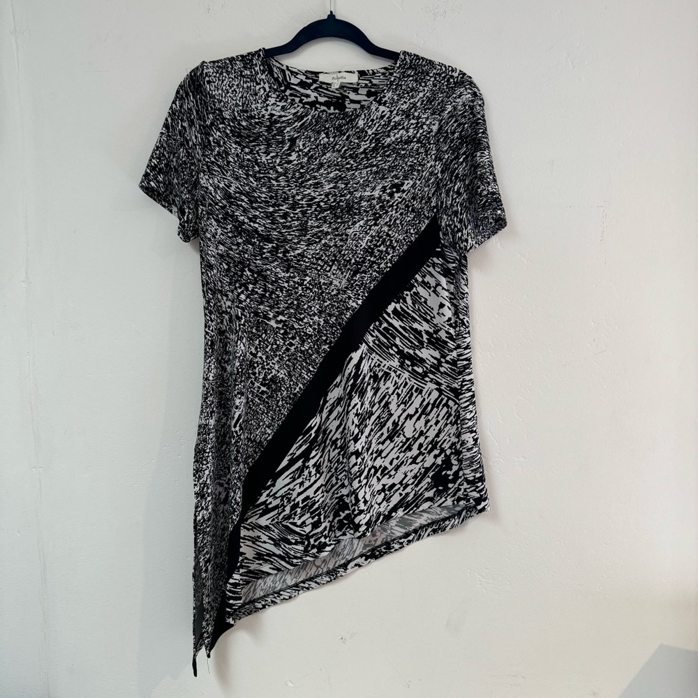 Colletta Black and‎ White Print Asymmetric Hem Sleeveless Tunic, Size 8